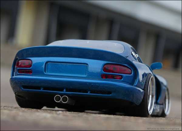 1:18 DODGE VIPER RT/ V10 Coupe Bj.1993 - Sonder-Lackierrung -